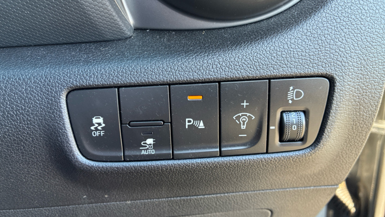 Hyundai KONA 100kW Premium 39kWh 5dr Auto Electric Hatchback